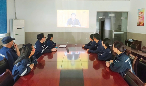 向抗疫英雄致敬！宜化集團(tuán)組織收看全國(guó)抗擊新冠肺炎疫情表彰大會(huì)(圖7)