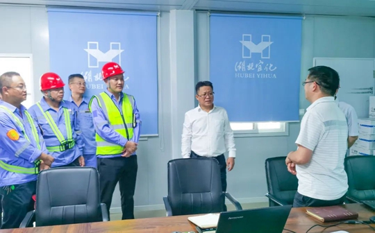 王大真節(jié)日期間看望慰問(wèn)一線(xiàn)職工(圖4)