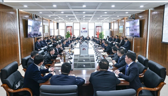 集團(tuán)召開銷售系統(tǒng)部長競(jìng)爭(zhēng)上崗任前集體座談會(huì)(圖1)