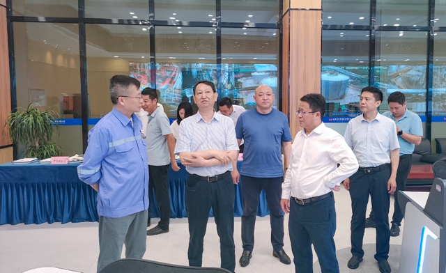 宋文豹一行到田家河氨醇項(xiàng)目和降解新材料公司現(xiàn)場調(diào)研(圖2)