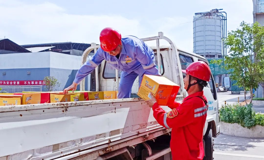 高溫送清涼！情系一線沁人心