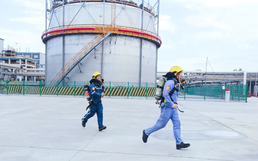 【安全生產(chǎn)月】以練為戰(zhàn)！新疆宜化開展?；沸孤┦鹿蕬?yīng)急演練