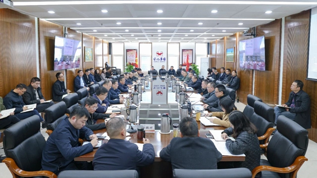 集團(tuán)黨委理論學(xué)習(xí)中心組圍繞深入學(xué)習(xí)貫徹習(xí)近平總書記考察湖北重要講話精神開(kāi)展集體學(xué)習(xí)