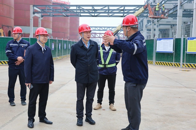 宜昌市國資委黨委書記、主任黃智華一行到楚星公司和松滋肥業(yè)現(xiàn)場調(diào)研