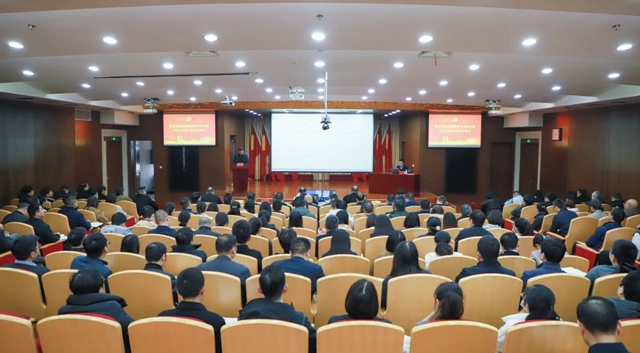 宜化集團(tuán)黨委理論學(xué)習(xí)中心組開(kāi)展集中學(xué)習(xí)