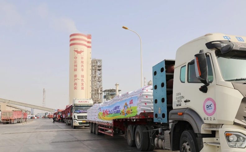 新疆天運：開足馬力生產(chǎn)，全力服務春耕