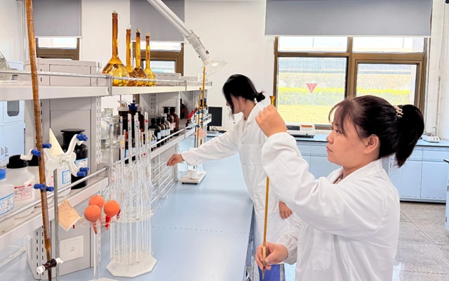 新疆宜化榮獲全國(guó)第二十次水泥品質(zhì)指標(biāo)檢驗(yàn)大對(duì)比“優(yōu)良獎(jiǎng)”(圖1)