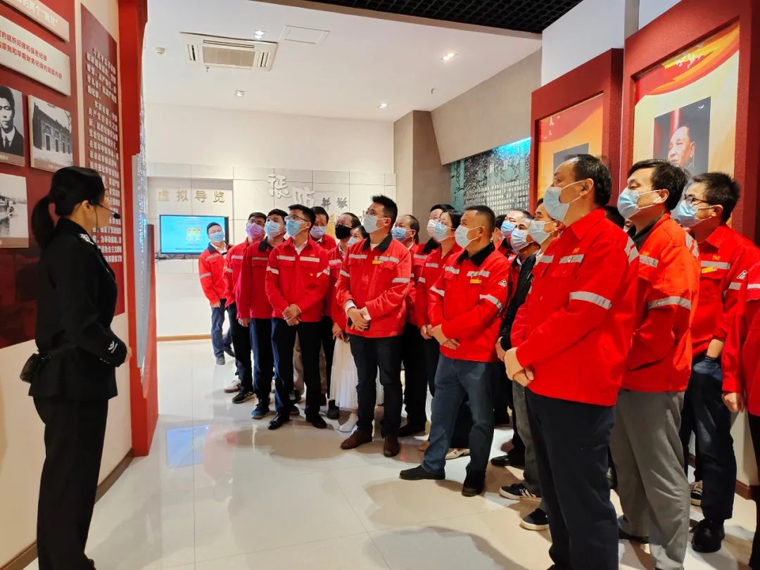 化機(jī)公司組織黨員干部、敏感崗位職工到宜昌市參觀學(xué)習(xí)