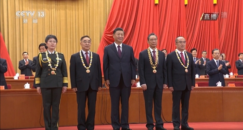 向抗疫英雄致敬！宜化集團(tuán)組織收看全國(guó)抗擊新冠肺炎疫情表彰大會(huì)