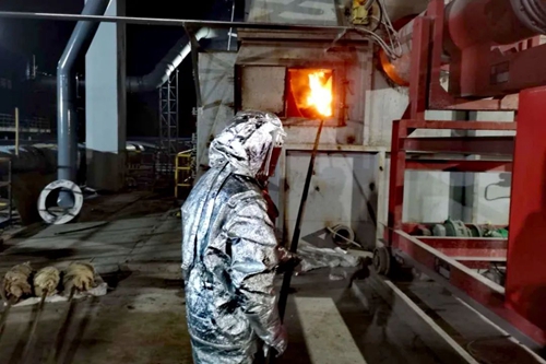 祝賀！青海宜化回轉(zhuǎn)窯一次性點(diǎn)火成功！