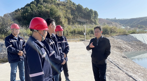 王大真到松滋肥業(yè)、楚星公司、股份公司和新項(xiàng)目現(xiàn)場調(diào)研