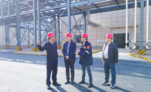 宜昌市國資委黨委書記、主任黃智華到宜化降解新材料公司開展黨支部聯(lián)系點工作