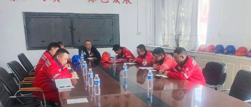 化機公司黨委書記、董事長、總經(jīng)理楊中澤到內(nèi)蒙宜化項目現(xiàn)場辦公